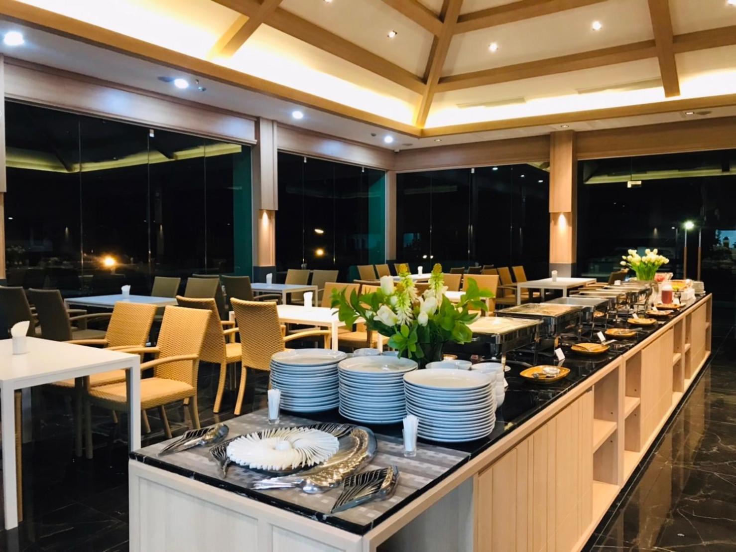 Mayflower Grande Suite Hotel Phitsanulok Exterior photo