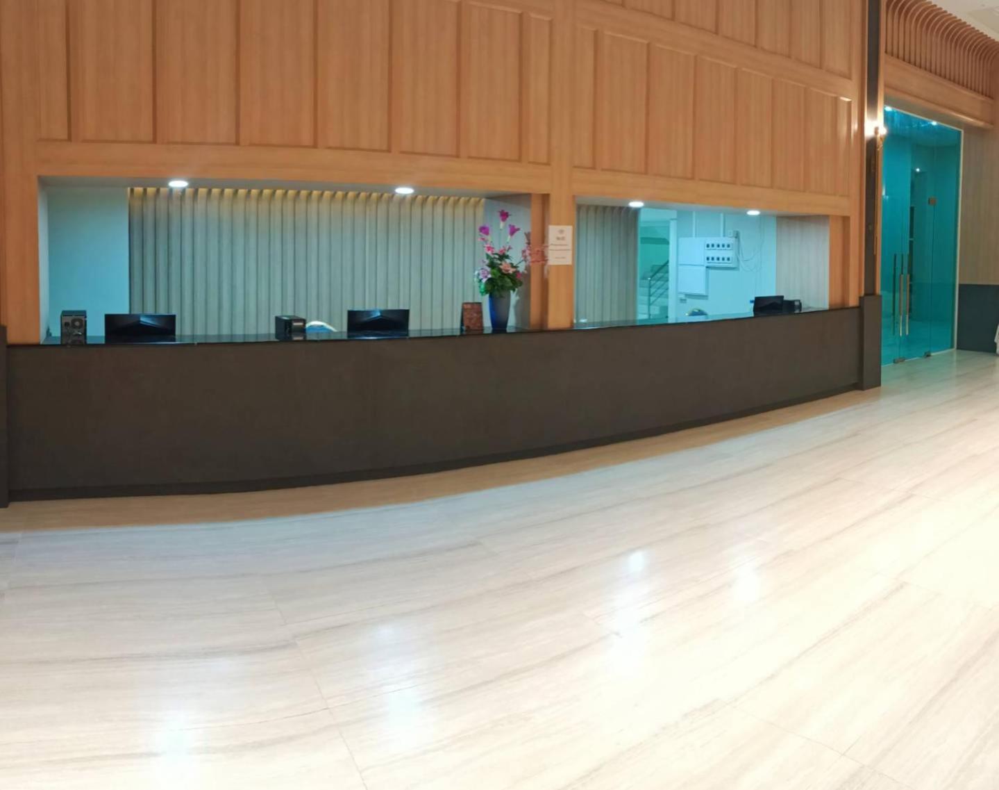Mayflower Grande Suite Hotel Phitsanulok Exterior photo