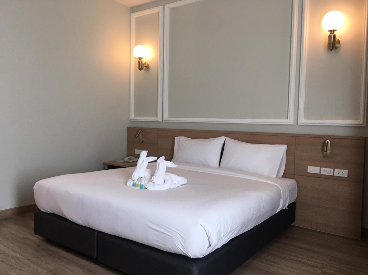 Mayflower Grande Suite Hotel Phitsanulok Exterior photo