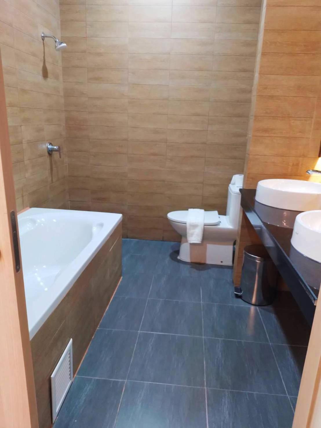 Mayflower Grande Suite Hotel Phitsanulok Exterior photo