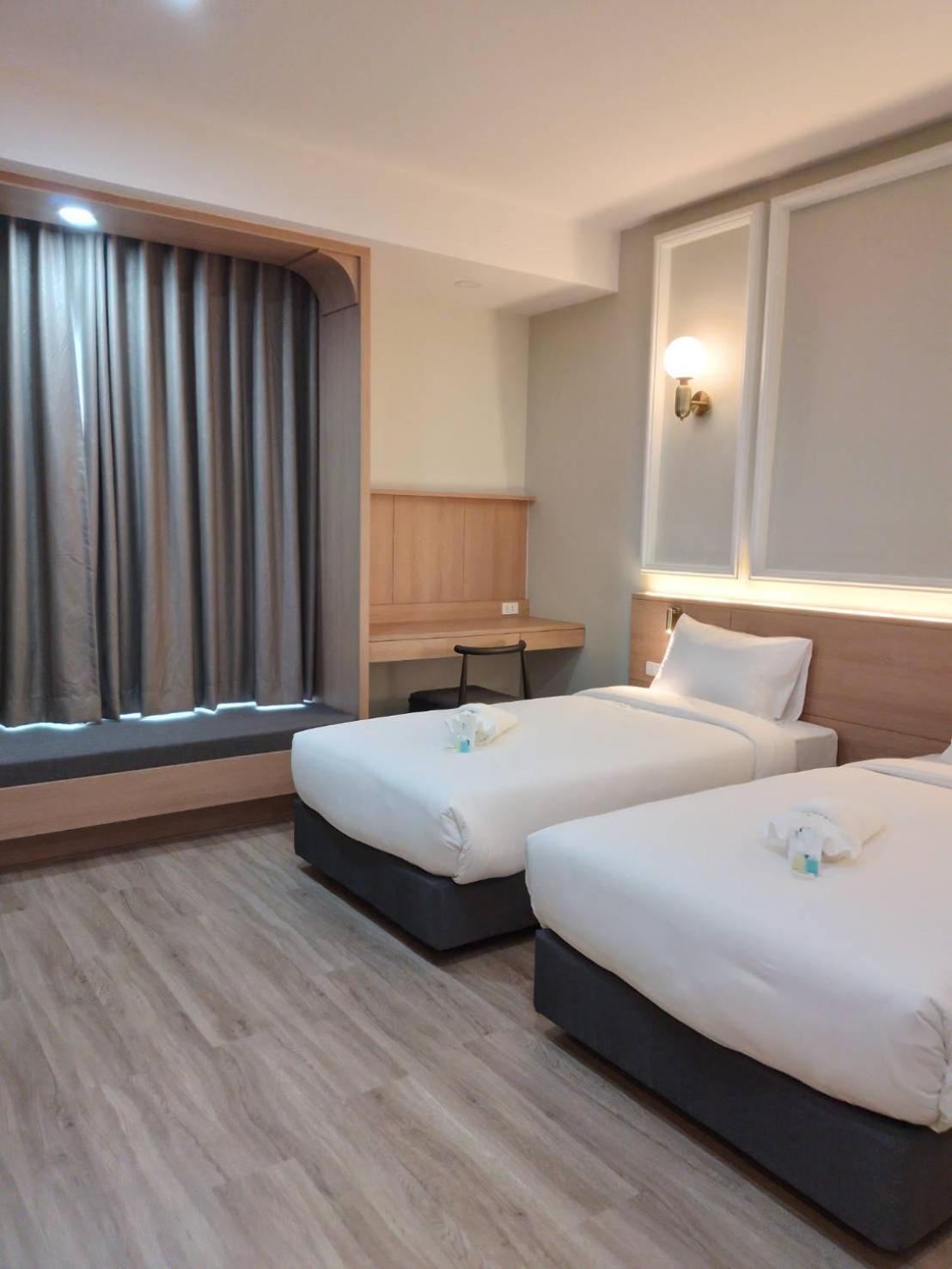 Mayflower Grande Suite Hotel Phitsanulok Exterior photo