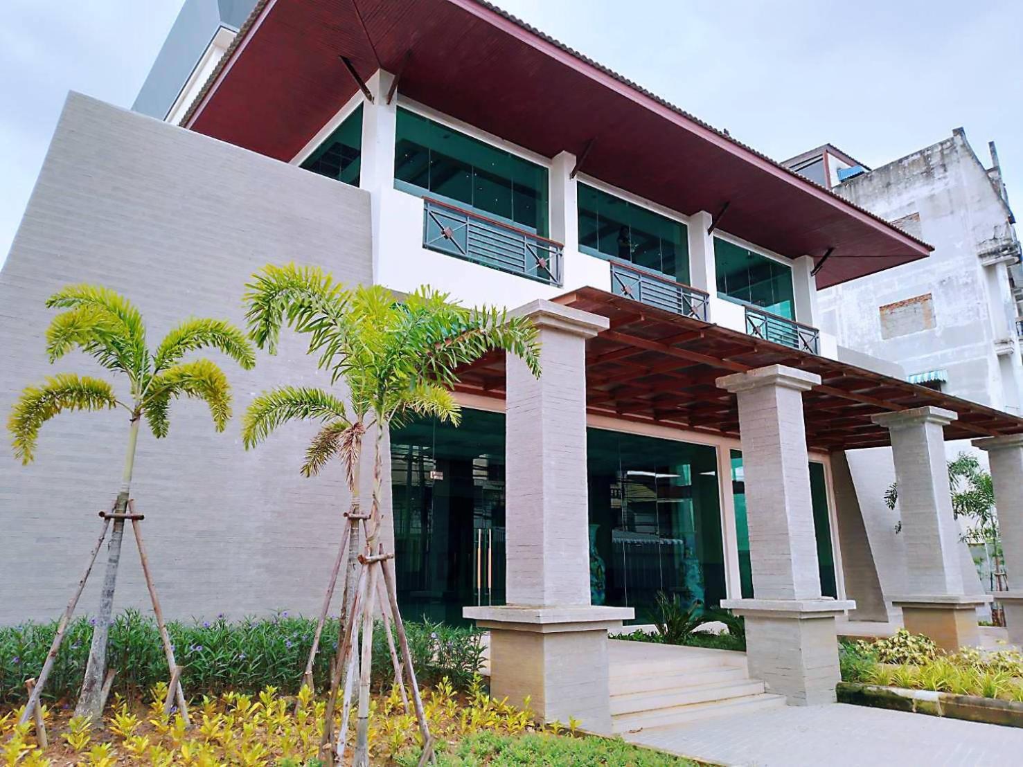 Mayflower Grande Suite Hotel Phitsanulok Exterior photo